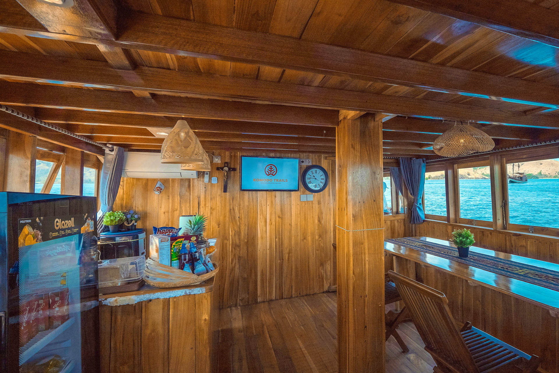 Mini Bar Komodo Trails